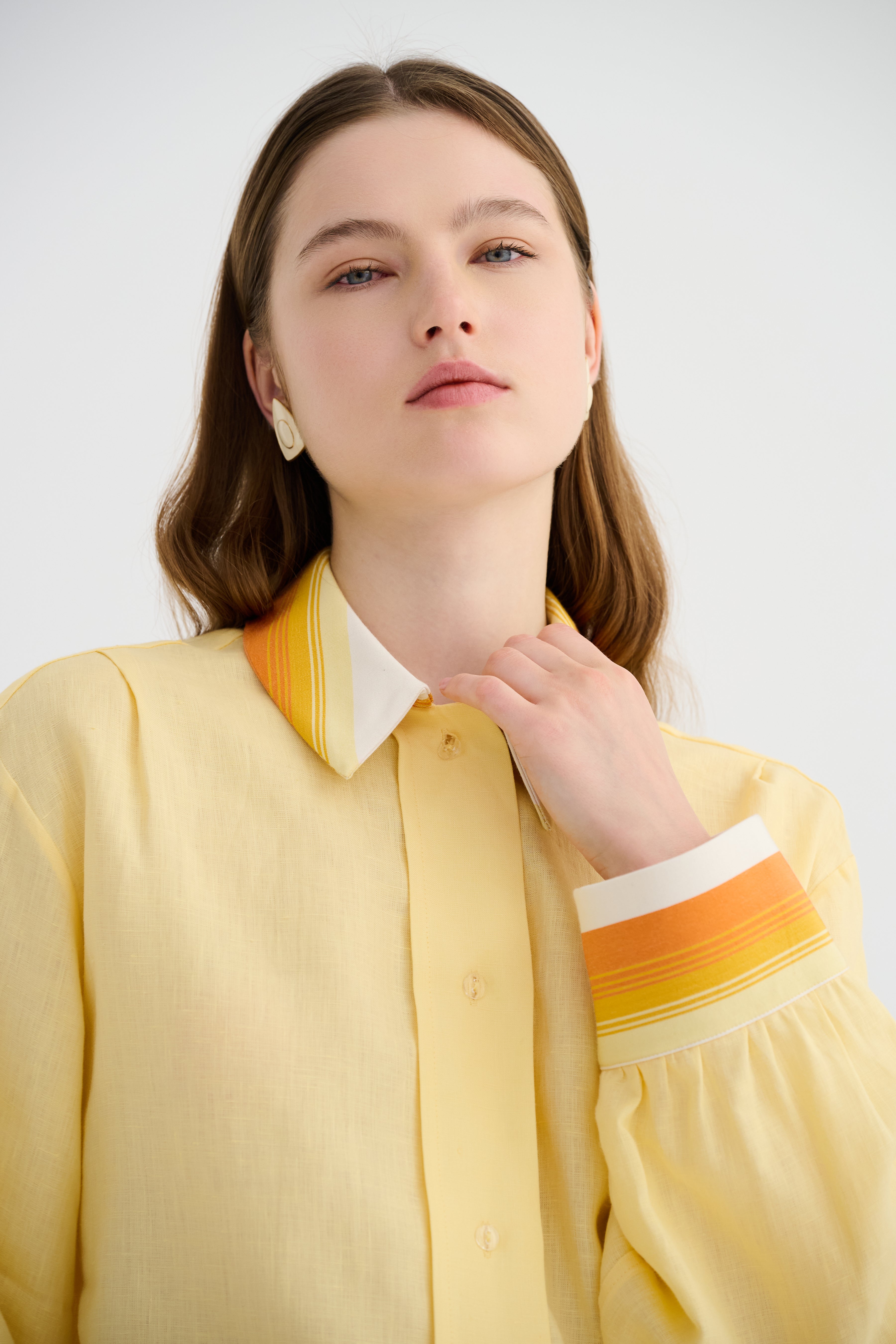 Kutnu Detaylı Oversize Keten Gömlek