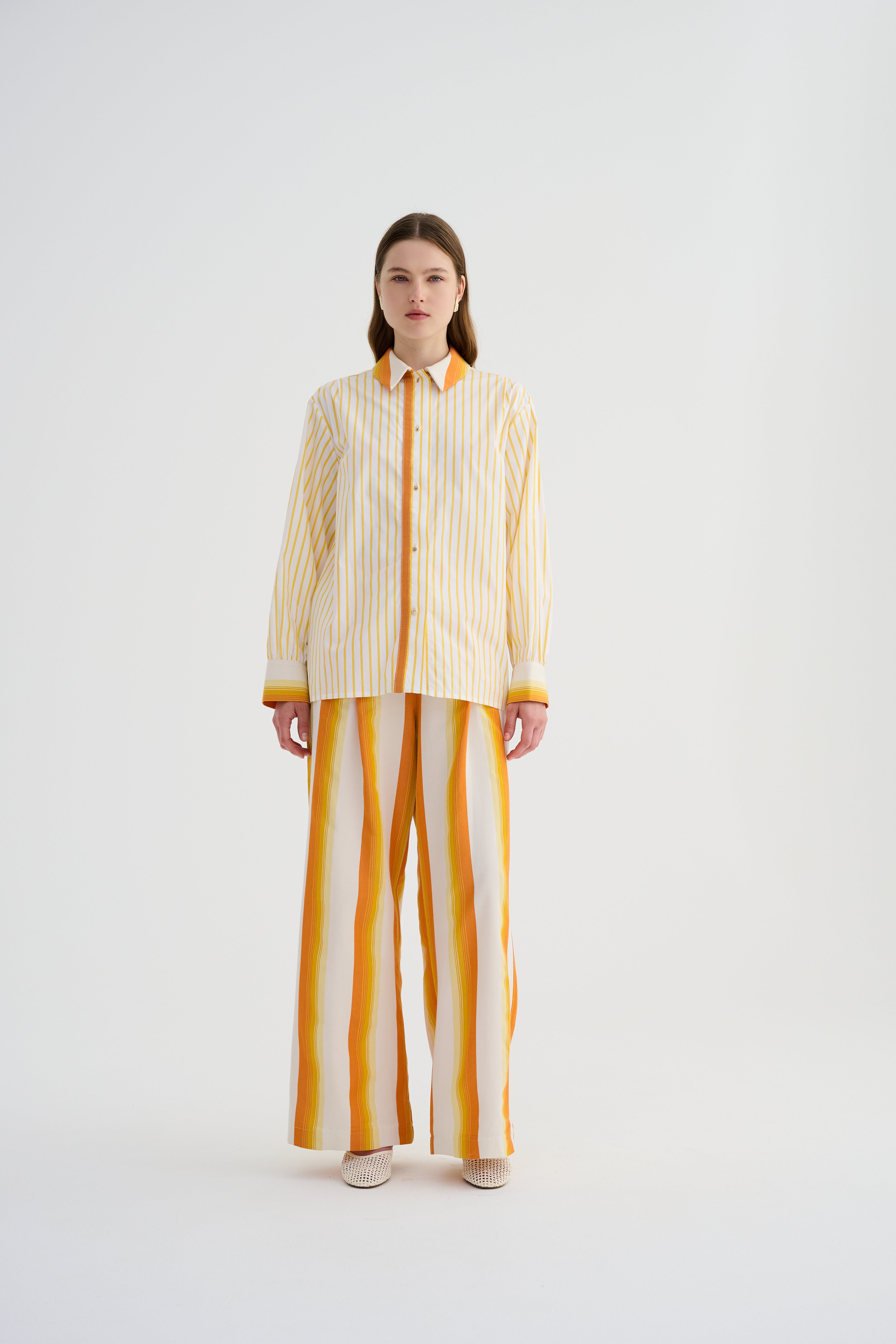 Kutnu Detaylı Oversize Poplin Gömlek