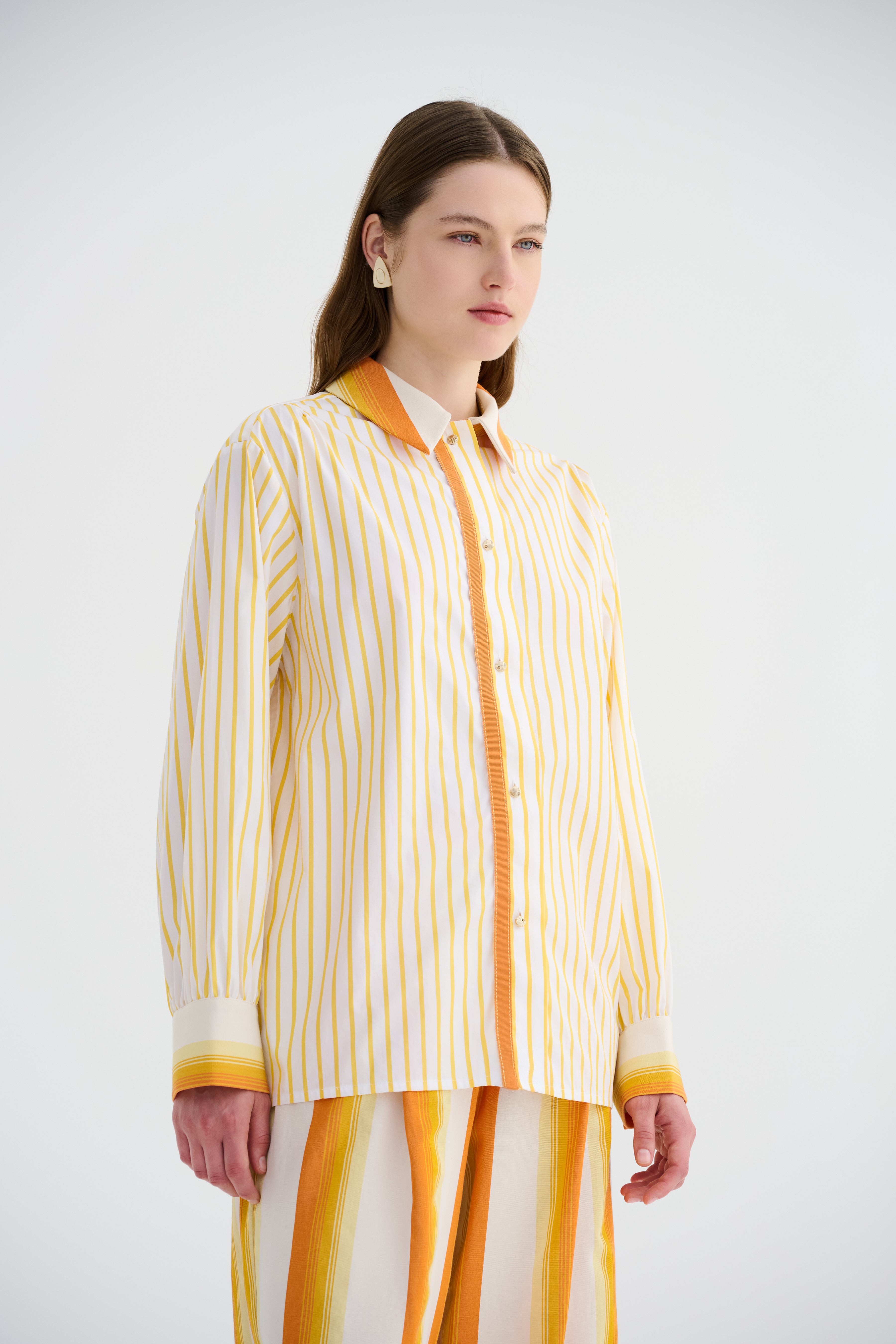 Kutnu Detaylı Oversize Poplin Gömlek