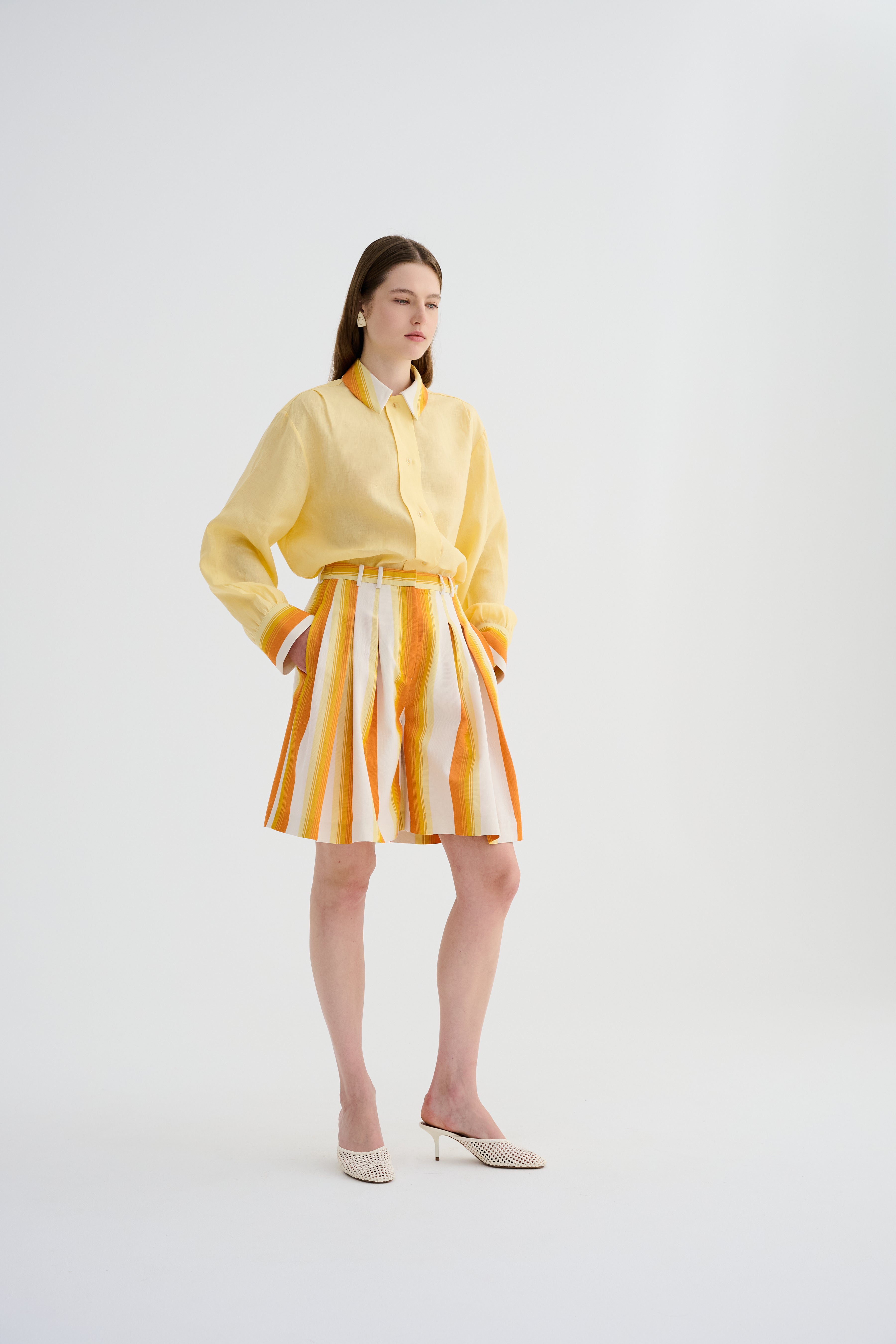 Çizgili Kutnu Pileli Şort