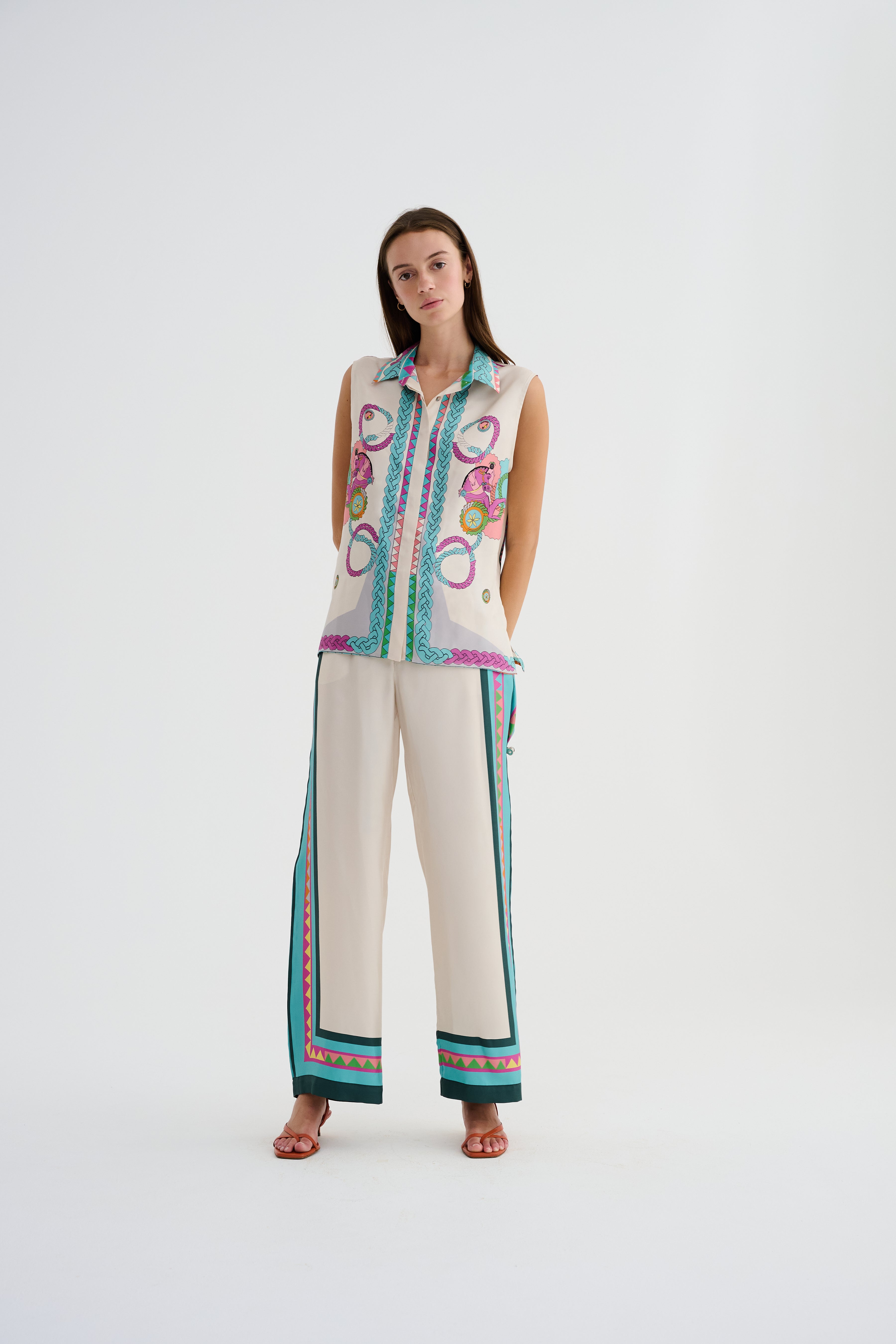 Zeugma Desenli Kolsuz İpek Gömlek