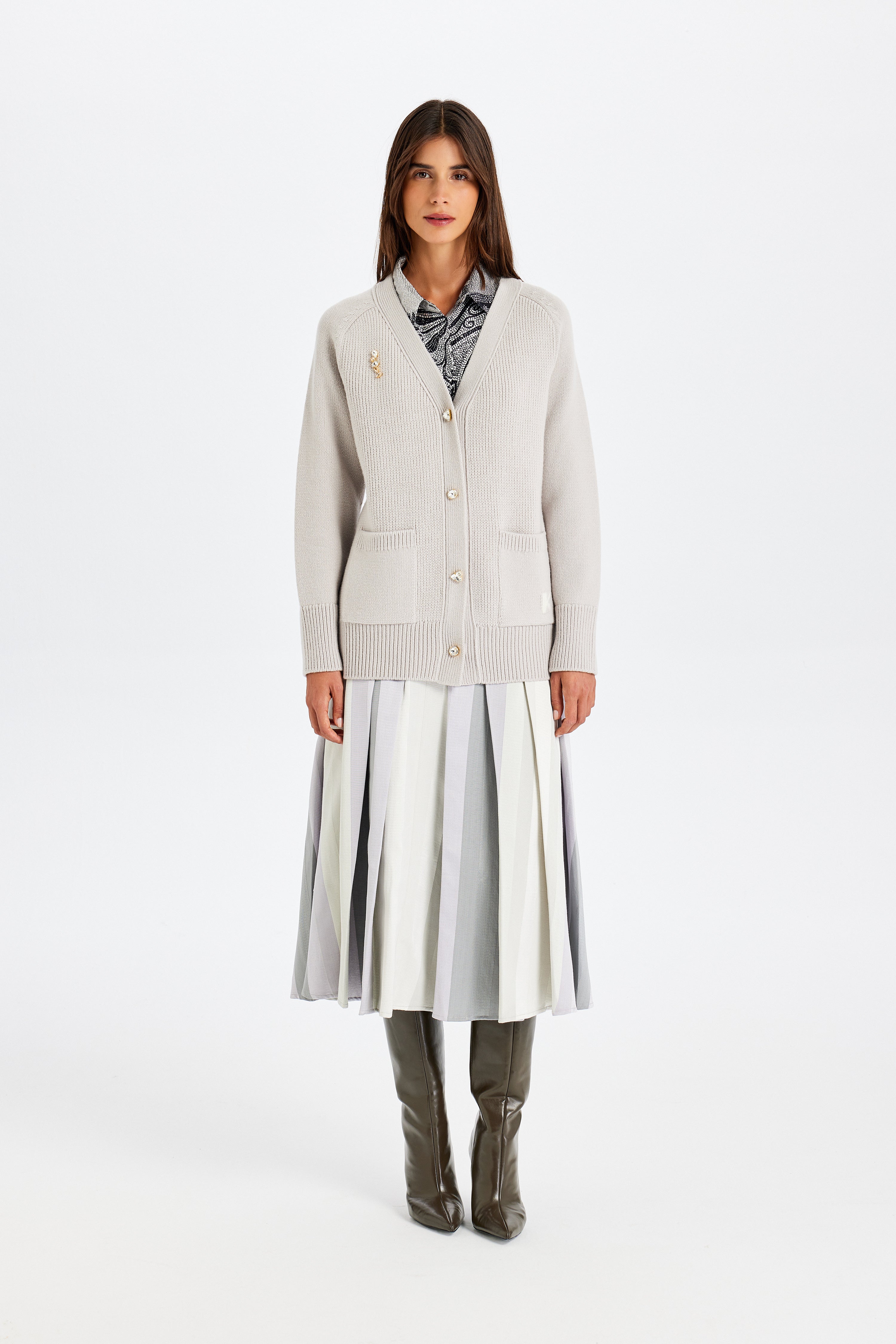 Taş İşlemeli Gri Triko Ceket