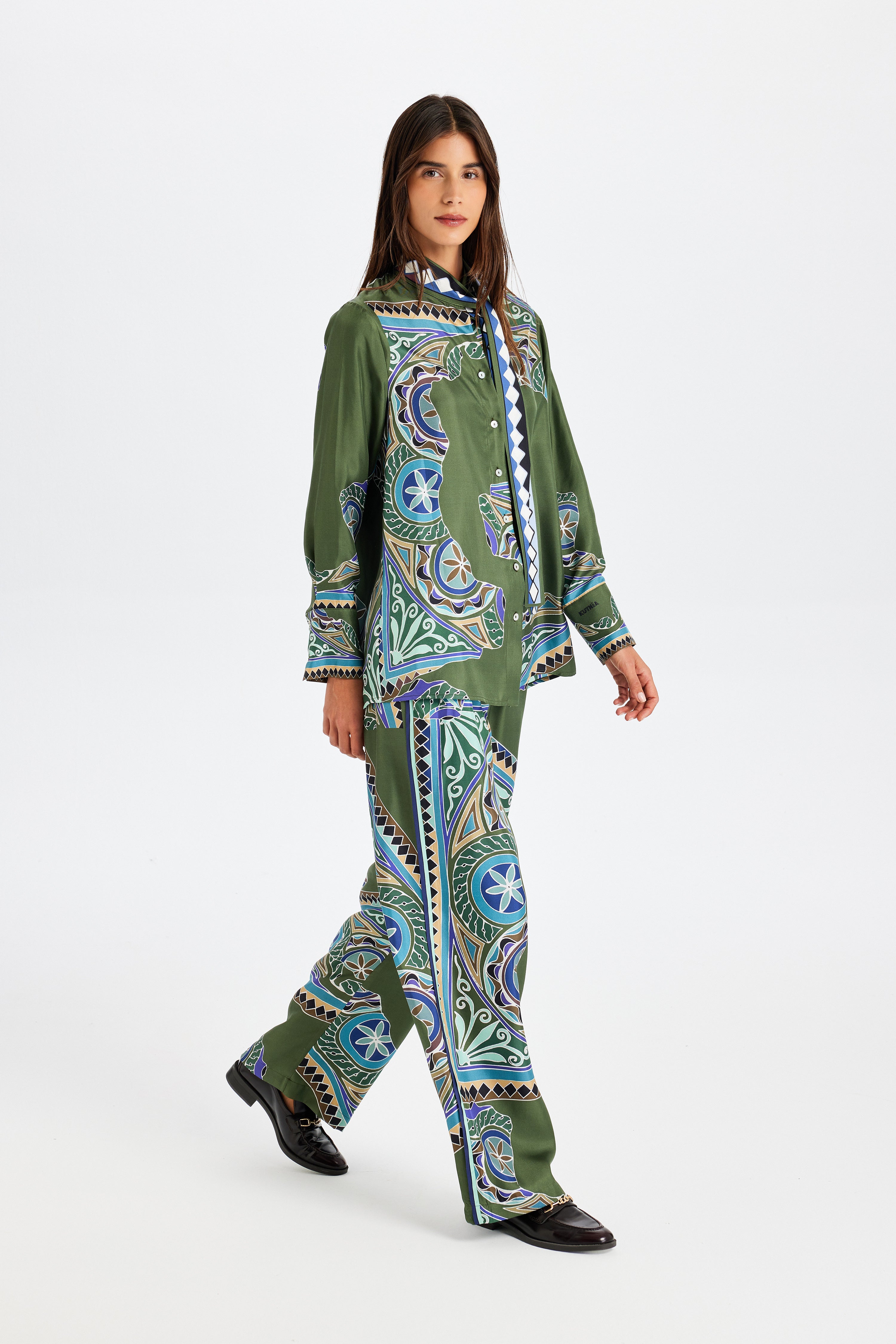 Zeugma Fularlı İpek Gömlek