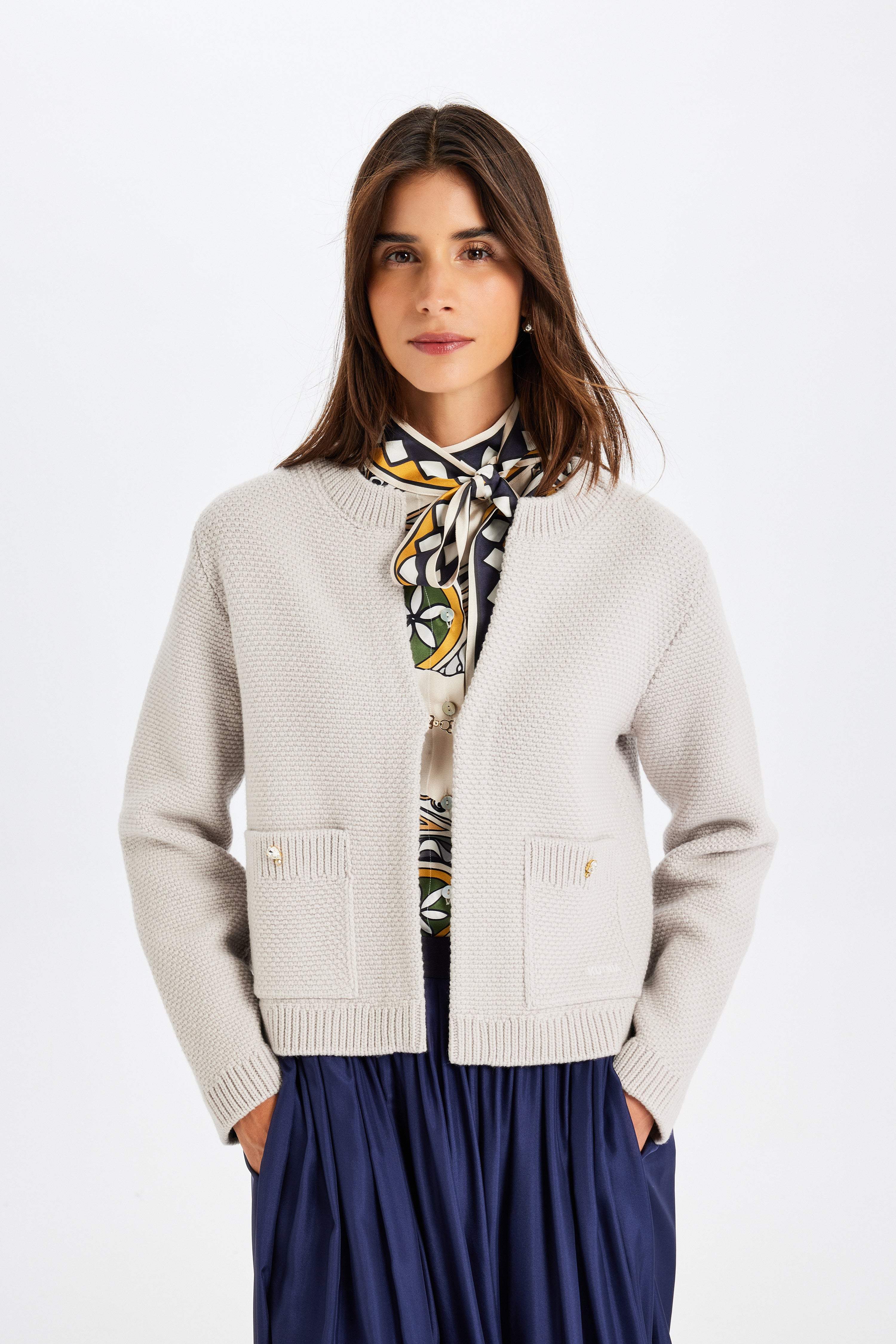 Taş İşlemeli Gri Triko Ceket