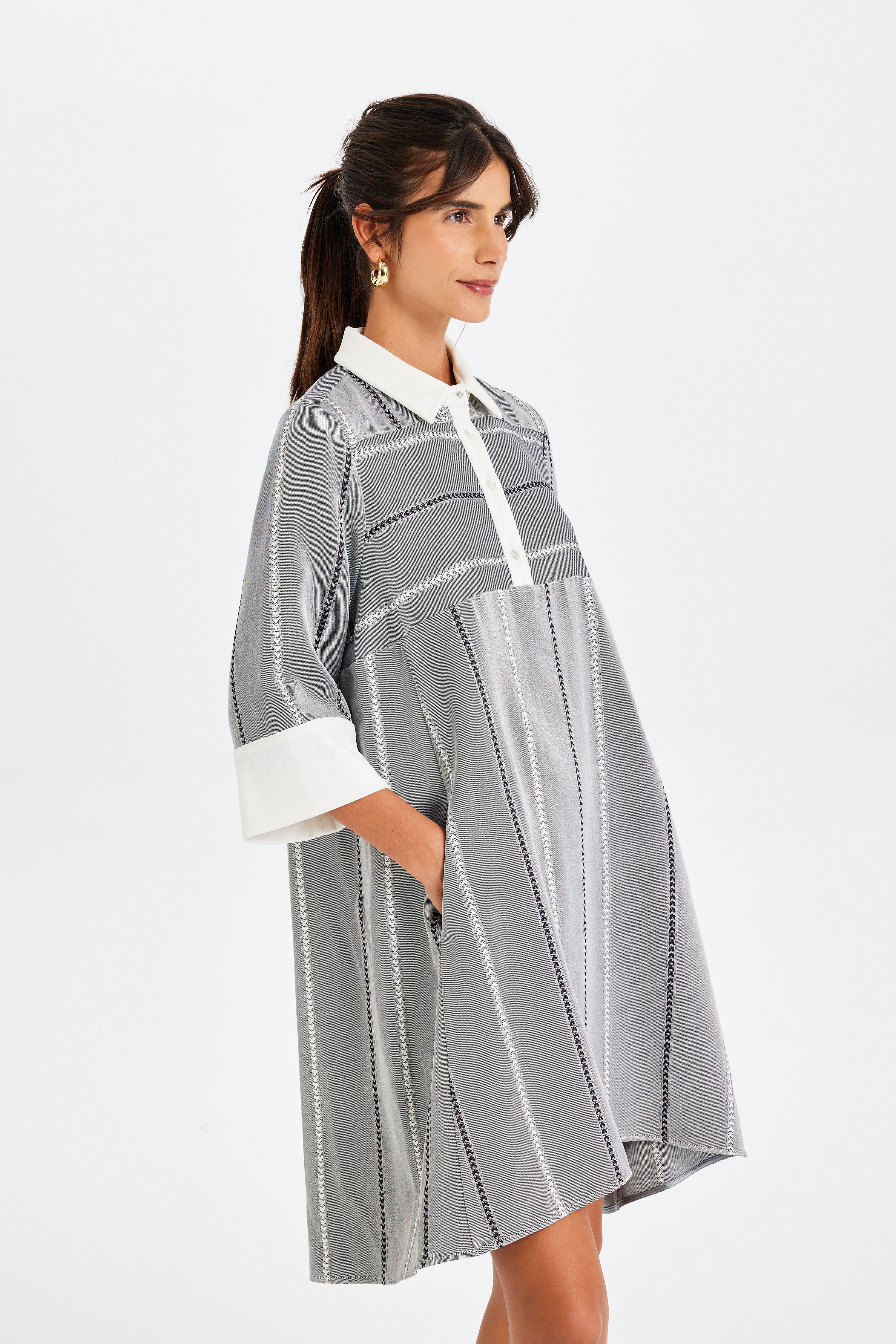 Kadife Detaylı Polo Yaka Kutnu Gri Elbise