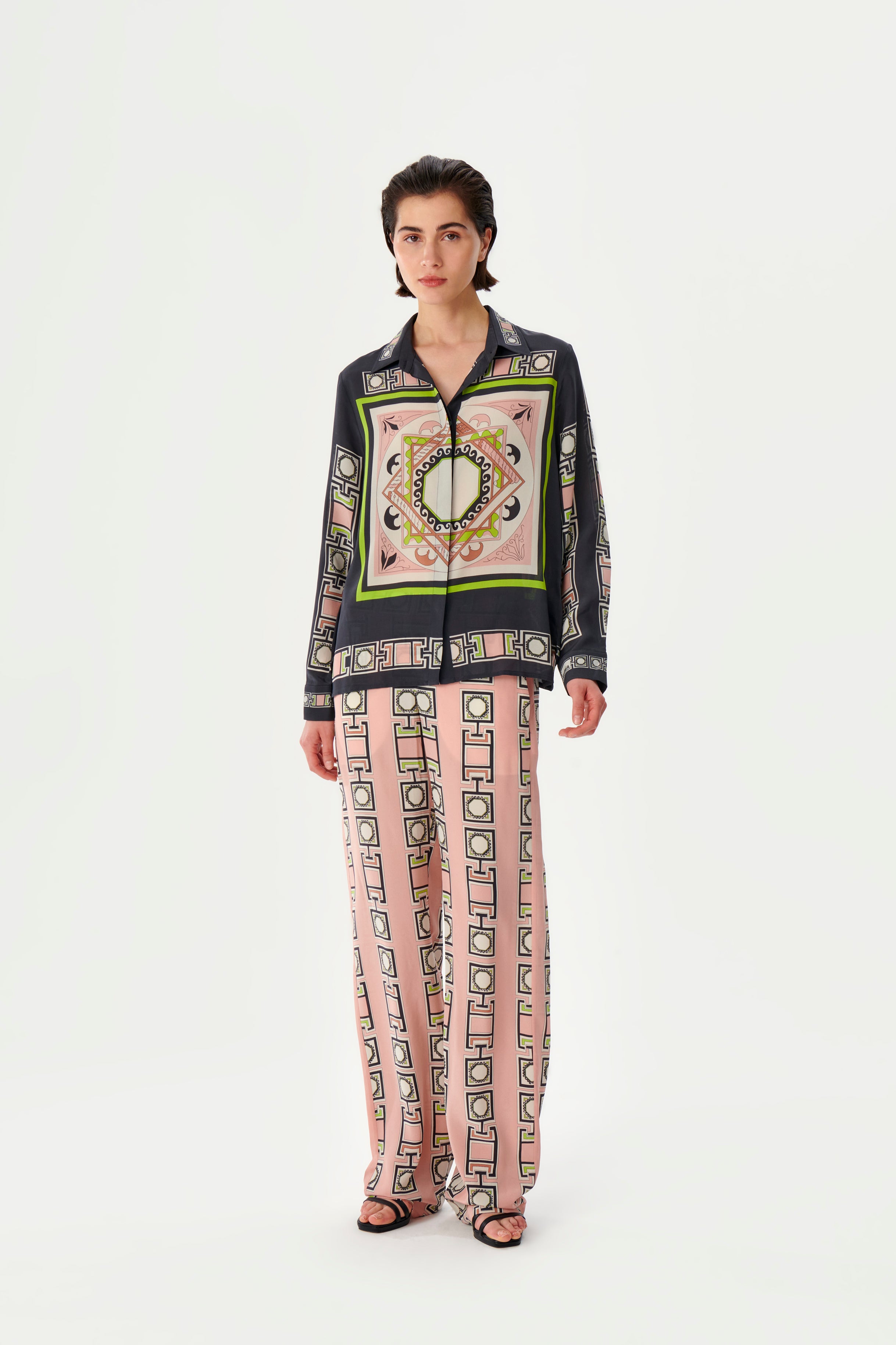 Zeugma Geometrik Desenli Kısa İpek Gömlek