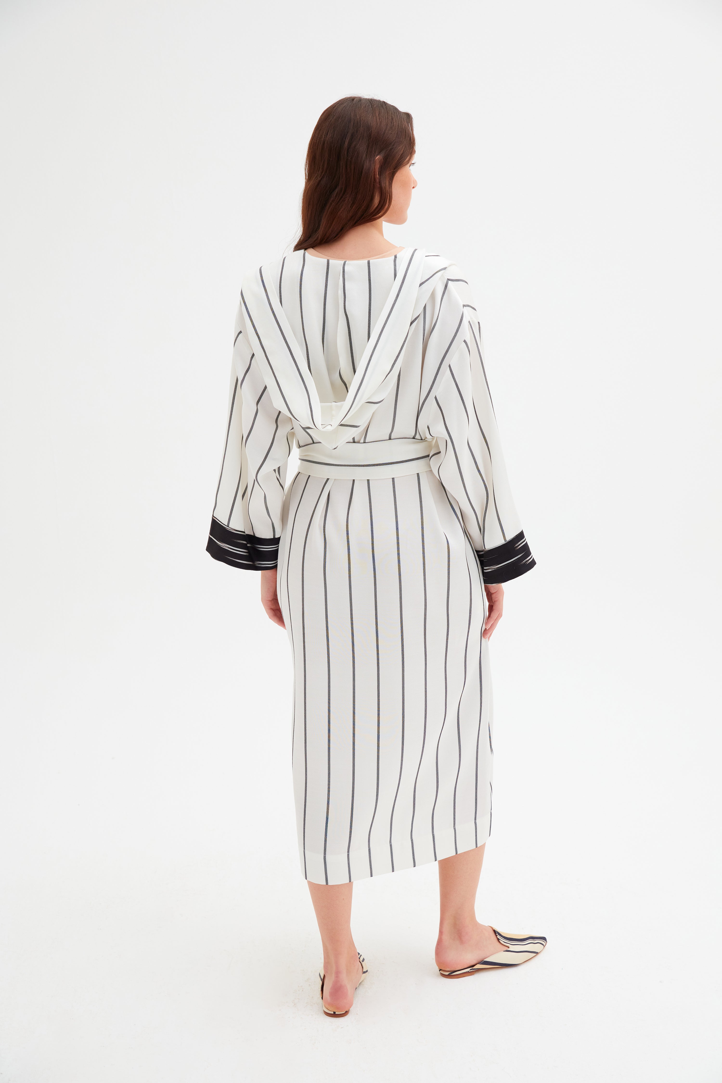 Kapşonlu Siyah Beyaz Çizgili Kimono
