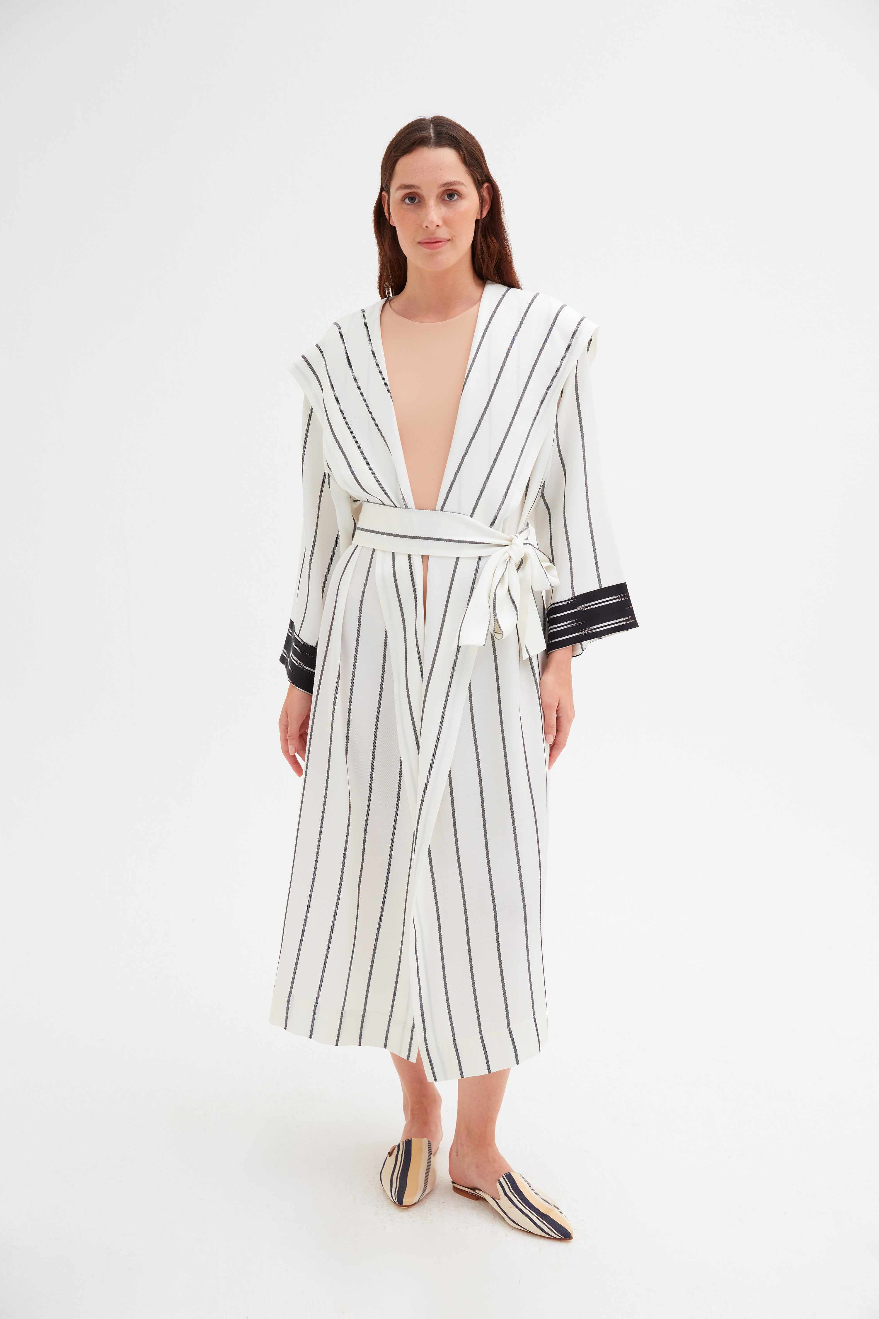 Kapşonlu Siyah Beyaz Çizgili Kimono