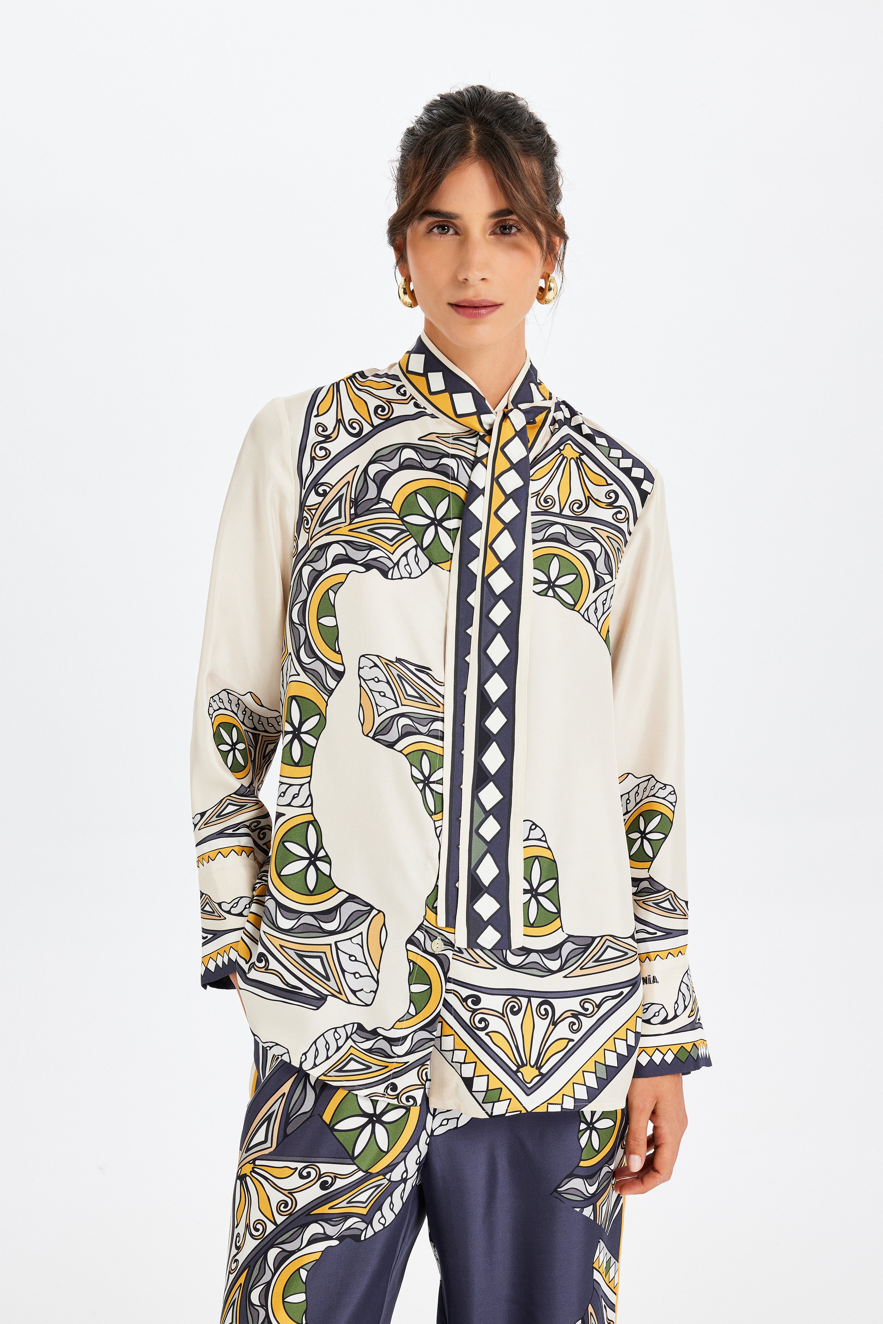 Zeugma Fularlı İpek Gömlek