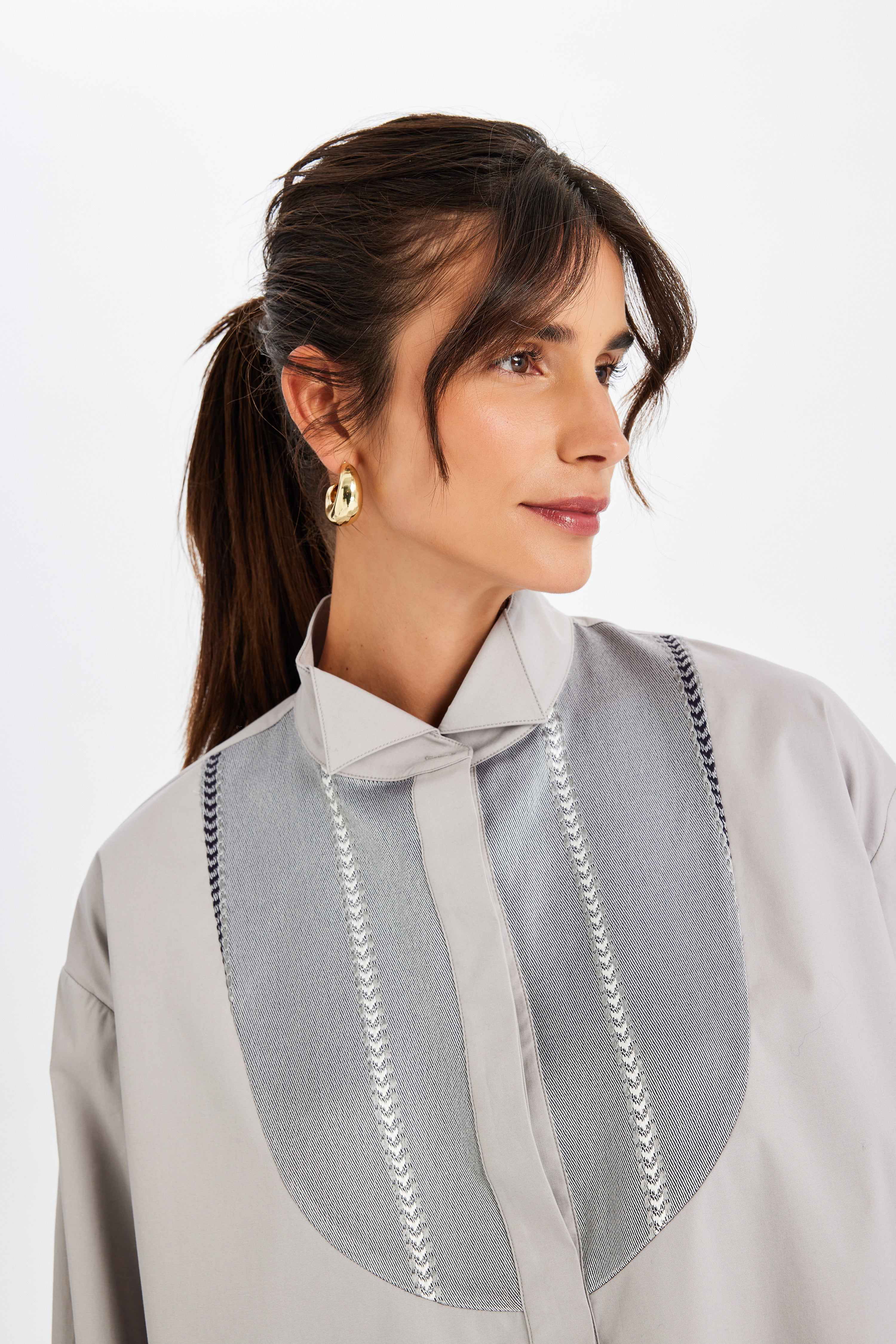 Kutnu Detaylı Smokin Yaka Poplin Gri Gömlek